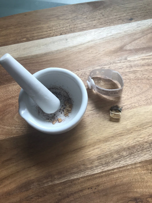 Breastmilk preservation service – natural method to prepare milk for jewellery and keepsakes