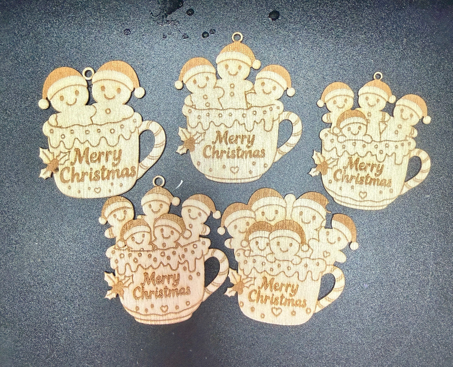 Personalised Gingerbread Family in Mug Ornament – Custom Engraved Wooden Christmas Decoration